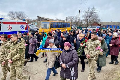 В Одеській області прощалися з військовими, який загинув в бою на Донеччині В Одеській області прощалися з військовими, який загинув в бою на Донеччині