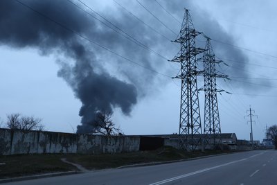 Загиблі, поранені, руйнування на ДніпроГЕС та знеструмлення: Росія завдала масованого удару по Україні Загиблі, поранені, руйнування на ДніпроГЕС та знеструмлення: Росія завдала масованого удару по Україні