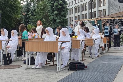 "Тиша, що говорить"— у Житомирі вшанували пам'ять дітей, які загинули внаслідок російсько-української війни "Тиша, що говорить"— у Житомирі вшанували пам'ять дітей, які загинули внаслідок російсько-української війни