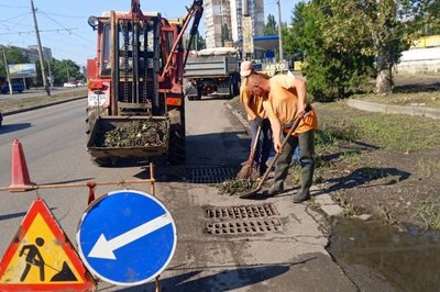 В Одесі усувають наслідки негоди В Одесі усувають наслідки негоди