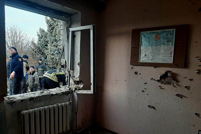 Російські війська вночі тричі обстріляли прибережні громади на Миколаївщині Російські війська вночі тричі обстріляли прибережні громади на Миколаївщині