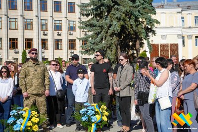 У День Героїв у Житомирі освятили 15 стенд із 60 портретами загиблих за Україну воїнів У День Героїв у Житомирі освятили 15 стенд із 60 портретами загиблих за Україну воїнів
