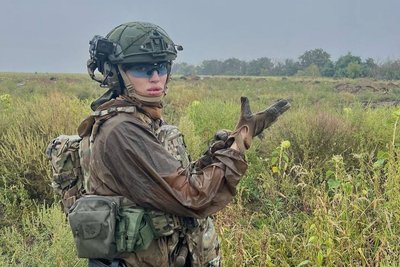 "Ми не граємо в доктора Хауса": ординаторка медичної роти з позивним "Сара" розповіла про умови роботи на фронті "Ми не граємо в доктора Хауса": ординаторка медичної роти з позивним "Сара" розповіла про умови роботи на фронті