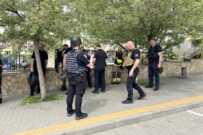 Росіяни поцілили безпілотником неподалік від автобусної зупинки у Харкові: що відомо Росіяни поцілили безпілотником неподалік від автобусної зупинки у Харкові: що відомо