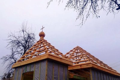 В селі на півночі Житомирщини відкрили новий храм ПЦУ — місцеві жителі власноруч побудували церкву В селі на півночі Житомирщини відкрили новий храм ПЦУ — місцеві жителі власноруч побудували церкву