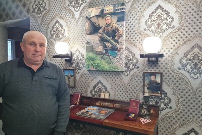 Житель Житомирщини щодня готує понад 30 банок каші з м'ясом для військовослужбовців ЗСУ Житель Житомирщини щодня готує понад 30 банок каші з м'ясом для військовослужбовців ЗСУ