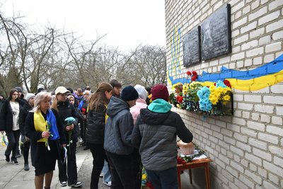 Пам'ятні дошки на честь загиблих оборонців відкрили у селі на Вінниччині Пам'ятні дошки на честь загиблих оборонців відкрили у селі на Вінниччині