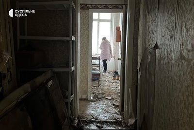 "Взяли документи і кота": що розповіли мешканці пошкодженого будинку в Одесі "Взяли документи і кота": що розповіли мешканці пошкодженого будинку в Одесі