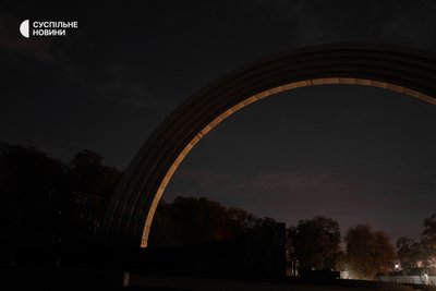 Місто у пітьмі. Київ вже тиждень у режимі економії електрики (Фоторепортаж) Місто у пітьмі. Київ вже тиждень у режимі економії електрики (Фоторепортаж)