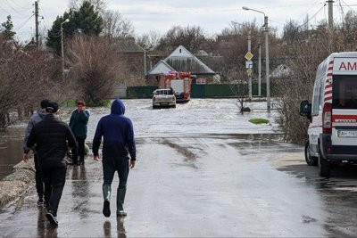 У Краматорську прорвало дамбу, підтоплені будинки, 4 квітня 2023 року У Краматорську прорвало дамбу, підтоплені будинки, 4 квітня 2023 року