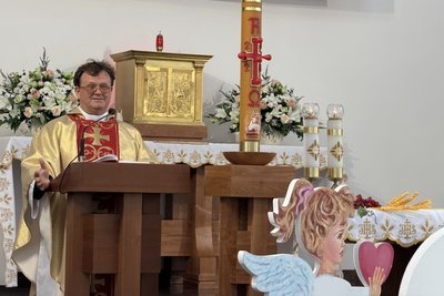 У Житомирі освятили пам’ятник Іоанну Павлу ІІ: монумент відкрили до дня народження понтифіка У Житомирі освятили пам’ятник Іоанну Павлу ІІ: монумент відкрили до дня народження понтифіка