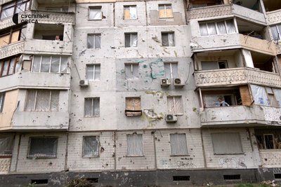 Багатоповерхівка в Одесі, в який 10 червня влучив російський дрон Багатоповерхівка в Одесі, в який 10 червня влучив російський дрон