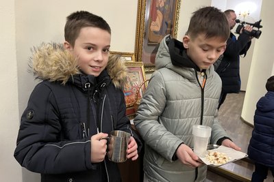Прихожани Мукачівського храму Успіння Богородиці ПЦУ святкують Різдво Прихожани Мукачівського храму Успіння Богородиці ПЦУ святкують Різдво