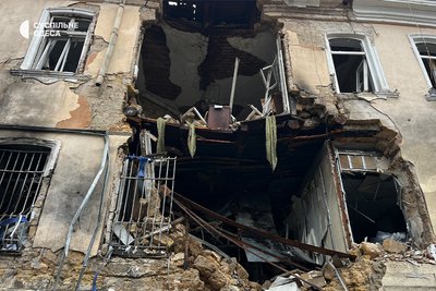"Взяли документи і кота": що розповіли мешканці пошкодженого будинку в Одесі "Взяли документи і кота": що розповіли мешканці пошкодженого будинку в Одесі