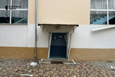 Скло на ліжках і вибиті вікна: наслідки атаки РФ на дитсадок на Одещині