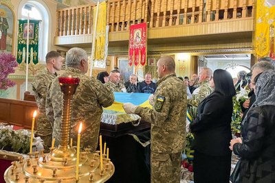 У Мукачеві попрощалися із полеглим захисником Арпадом Бартою