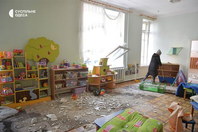 "Увесь дах лежить в групі": який вигляд має дитсадок в Одесі після атаки дронів "Увесь дах лежить в групі": який вигляд має дитсадок в Одесі після атаки дронів