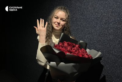 Після восьми років разом: в Одесі військовий освідчився коханій у кінотеатрі. ВІДЕО Після восьми років разом: в Одесі військовий освідчився коханій у кінотеатрі. ВІДЕО