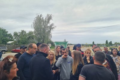 Обстріли у Сонячному на Житомирщині — як відновлюватимуть зруйноване житло та коли платитимуть компенсацію Обстріли у Сонячному на Житомирщині — як відновлюватимуть зруйноване житло та коли платитимуть компенсацію
