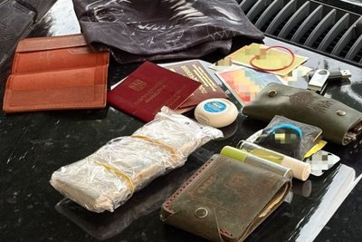 Майно, яке вилучили під час затримання майора ВСП Майно, яке вилучили під час затримання майора ВСП