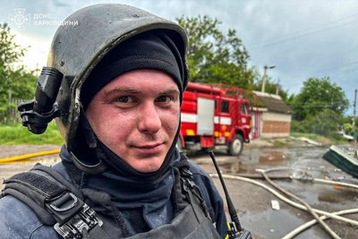 Рятувальник біля пошкодженого ударом храму в Балаклії, Харківська область, 23 травня 2026 року Рятувальник біля пошкодженого ударом храму в Балаклії, Харківська область, 23 травня 2026 року