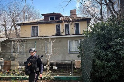 Удар БпЛА по центру Чорноморська: загорівся житловий будинок