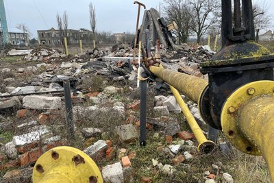 Без світла та газу. В селі на Миколаївщині вирішували як пережити зиму Без світла та газу. В селі на Миколаївщині вирішували як пережити зиму