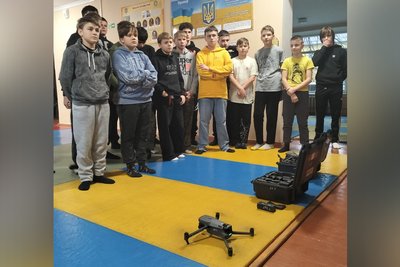 Ветерани-десантники у Житомирі навчали дітей тактиці, основам стрільби та домедичній допомозі Ветерани-десантники у Житомирі навчали дітей тактиці, основам стрільби та домедичній допомозі