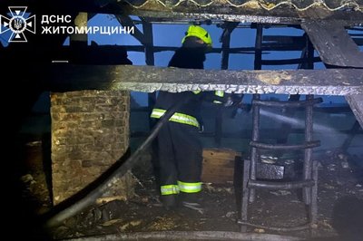 Над Житомирщиною збили 3 "шахеди" — є постраждалі внаслідок падіння уламків Над Житомирщиною збили 3 "шахеди" — є постраждалі внаслідок падіння уламків