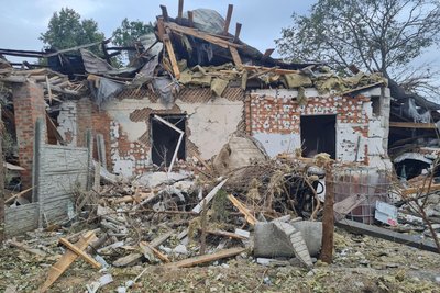Обстріли у Сонячному на Житомирщині — як відновлюватимуть зруйноване житло та коли платитимуть компенсацію Обстріли у Сонячному на Житомирщині — як відновлюватимуть зруйноване житло та коли платитимуть компенсацію