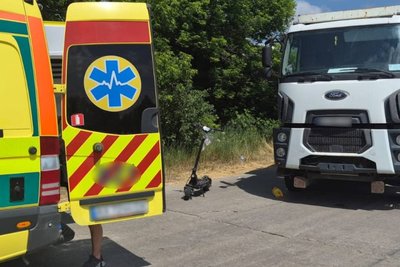 ДТП за участі електросамоката, в якій травмувалися двоє неповнолітніх дівчат, Харківський район ДТП за участі електросамоката, в якій травмувалися двоє неповнолітніх дівчат, Харківський район