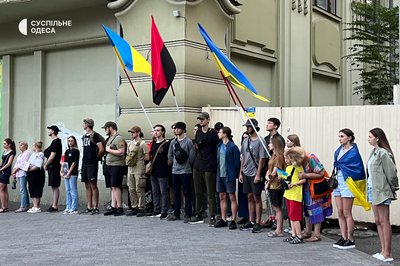 "Навіки в строю": в Одесі відбулась акція вшанування пам'яті загиблих героїв "Навіки в строю": в Одесі відбулась акція вшанування пам'яті загиблих героїв