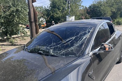Внаслідок російського обстрілу пошкоджені будинки та автівки в Миколаєві