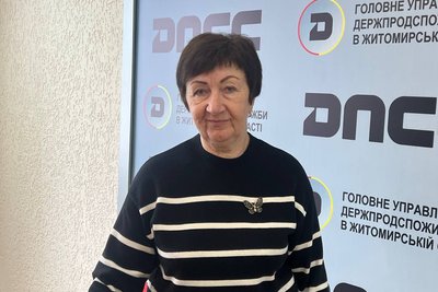 Омлет із темними плямами — у Житомирі в ліцеї №24 перевіряли умови харчування учнів Омлет із темними плямами — у Житомирі в ліцеї №24 перевіряли умови харчування учнів