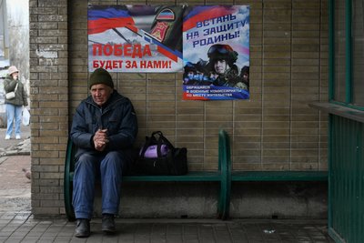 "У Донецьку — тиша". Як живуть люди, що опинилися в російській окупації до 24 лютого "У Донецьку — тиша". Як живуть люди, що опинилися в російській окупації до 24 лютого