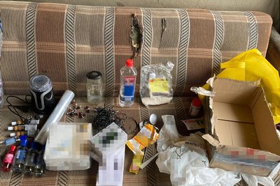 Правоохоронці запобігли вибуху у центрі Житомира біля адмінбудівлі та "Алеї Слави Героїв" Правоохоронці запобігли вибуху у центрі Житомира біля адмінбудівлі та "Алеї Слави Героїв"