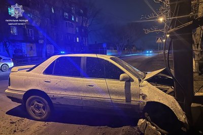На Одещині п'яний водій в'їхав в електроопору й хотів утекти з місця ДТП На Одещині п'яний водій в'їхав в електроопору й хотів утекти з місця ДТП