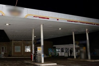 АЗС у Балаклії, з якої, за версією слідства, 26-річний чоловік викрав автобус 10 лютого АЗС у Балаклії, з якої, за версією слідства, 26-річний чоловік викрав автобус 10 лютого