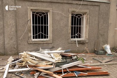 "Діти перелякалися, уламки на подвір’я падали": вранці середи росіяни завдали удару по Одесі "Діти перелякалися, уламки на подвір’я падали": вранці середи росіяни завдали удару по Одесі