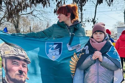 "Били струмом, поки дитина плакала у сусідній кімнаті": історія жінки, яка пережила окупацію "Били струмом, поки дитина плакала у сусідній кімнаті": історія жінки, яка пережила окупацію