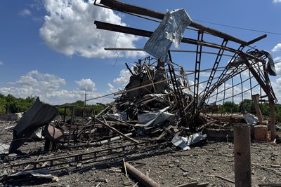 Російська армія вдарила по Тернах Недригайлівської громади: пошкоджене підприємство та будинки Російська армія вдарила по Тернах Недригайлівської громади: пошкоджене підприємство та будинки