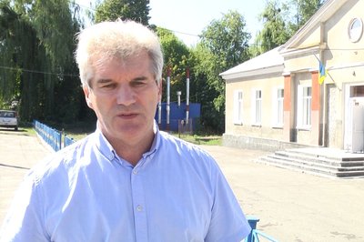 У місті на Житомирщині освітяни виходили на протест через урізання премій до Дня вчителя У місті на Житомирщині освітяни виходили на протест через урізання премій до Дня вчителя