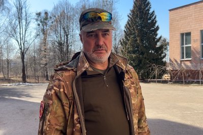 "Я забороняю називати себе вдовою": у ліцеї на Рівненщині відкрили меморіальну дошку Павлу Діденку "Я забороняю називати себе вдовою": у ліцеї на Рівненщині відкрили меморіальну дошку Павлу Діденку