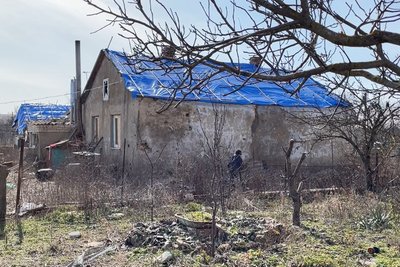 "Ми схопити, що могли й побігли". Історія родини з села на Херсонщині, яке зруйнували військові РФ "Ми схопити, що могли й побігли". Історія родини з села на Херсонщині, яке зруйнували військові РФ