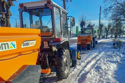 Ожеледиця у Житомирі: скільки комунальників та працівників керівних компанії долали наслідки негоди Ожеледиця у Житомирі: скільки комунальників та працівників керівних компанії долали наслідки негоди