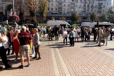 На акція під КМДА зібралися підприємці На акція під КМДА зібралися підприємці