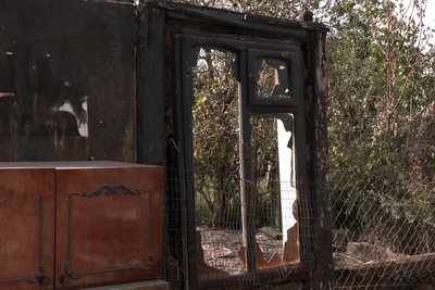 Як відновлюють будинки в селі на Житомирщині, яке постраждало 26 серпня від обстрілу росіян Як відновлюють будинки в селі на Житомирщині, яке постраждало 26 серпня від обстрілу росіян