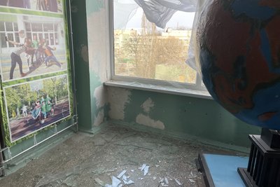 Приміщення ХДУ, Держспоживслужби, будинки та авто. Що розповіли херсонці про ранковий обстріл РФ Приміщення ХДУ, Держспоживслужби, будинки та авто. Що розповіли херсонці про ранковий обстріл РФ