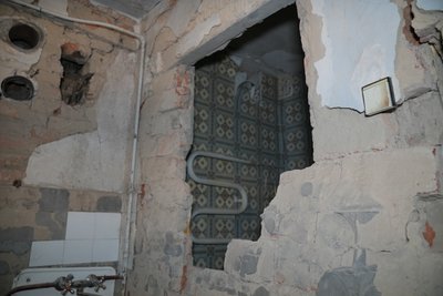 Мешканці багатоповерхівки у Сумах три місяці чекають на акти про пошкодження житла після атаки КАБ Мешканці багатоповерхівки у Сумах три місяці чекають на акти про пошкодження житла після атаки КАБ