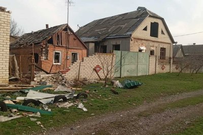 Будинки, які були пошкоджені внаслідок атаки дронів на Дубівку Дергачівської громади, 3 квітня 2026 року Будинки, які були пошкоджені внаслідок атаки дронів на Дубівку Дергачівської громади, 3 квітня 2026 року